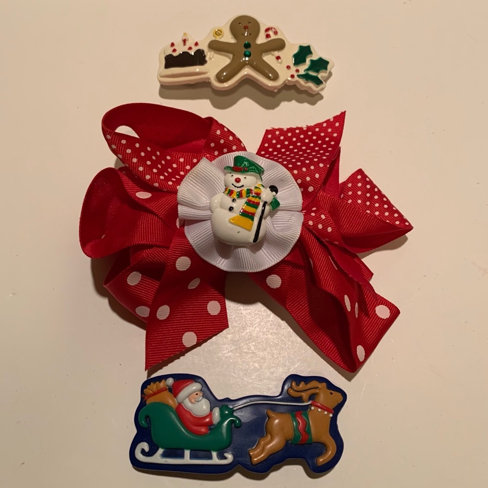 LOT OF 3 YOUNG GIRL’S HOLIDAY HAIR ACCESSORIES.